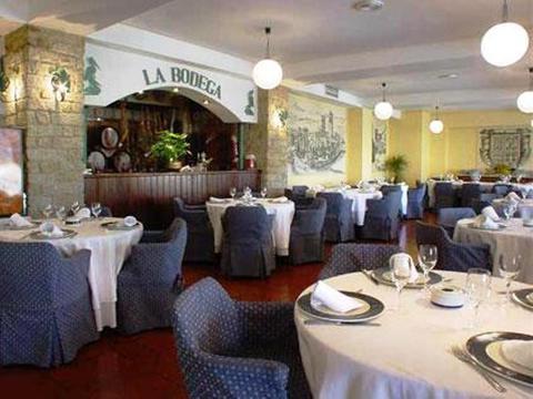 טרוחיו Hotel Las Cigueenas מסעדה תמונה